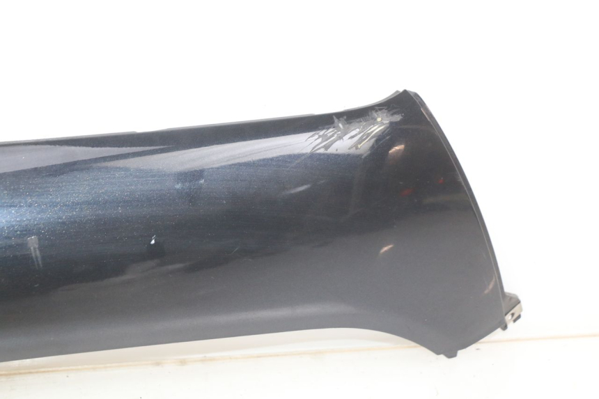 photo de BAS DE CAISSE DROIT PIAGGIO X8 125 (2004 - 2007) - Vue produit