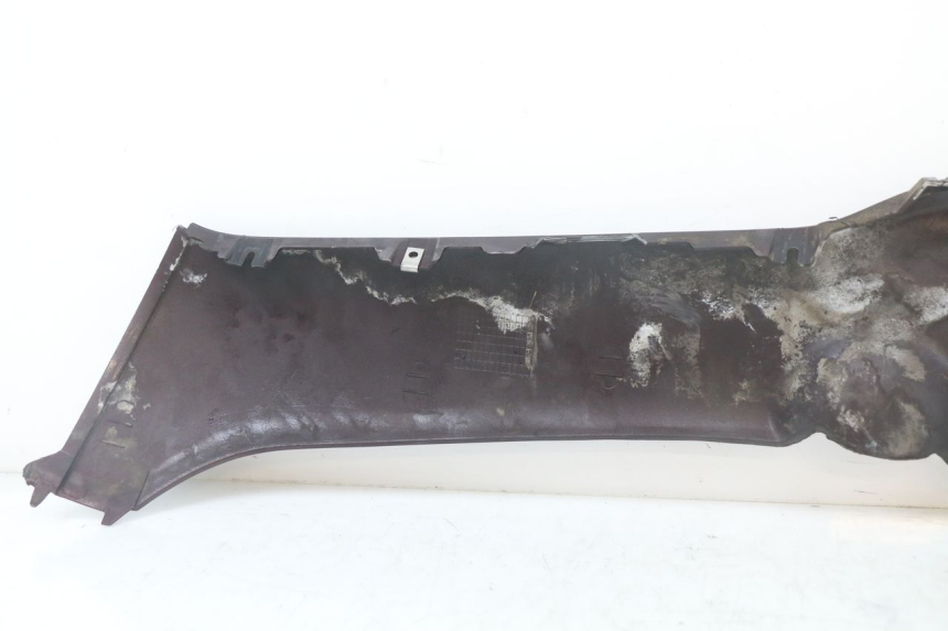 photo de BAS DE CAISSE DROIT PIAGGIO X8 125 (2004 - 2007) - Vue d’ensemble