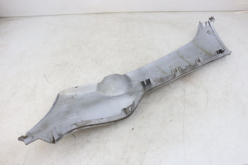 photo de BAS DE CAISSE DROIT PIAGGIO X8 125 (2004 - 2007) - Vue d’ensemble