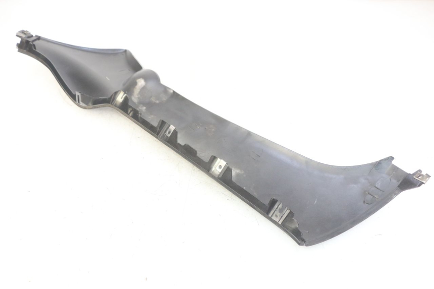 photo de BAS DE CAISSE DROIT PIAGGIO XEVO - X EVO 125 (2007 - 2017) - État de surface