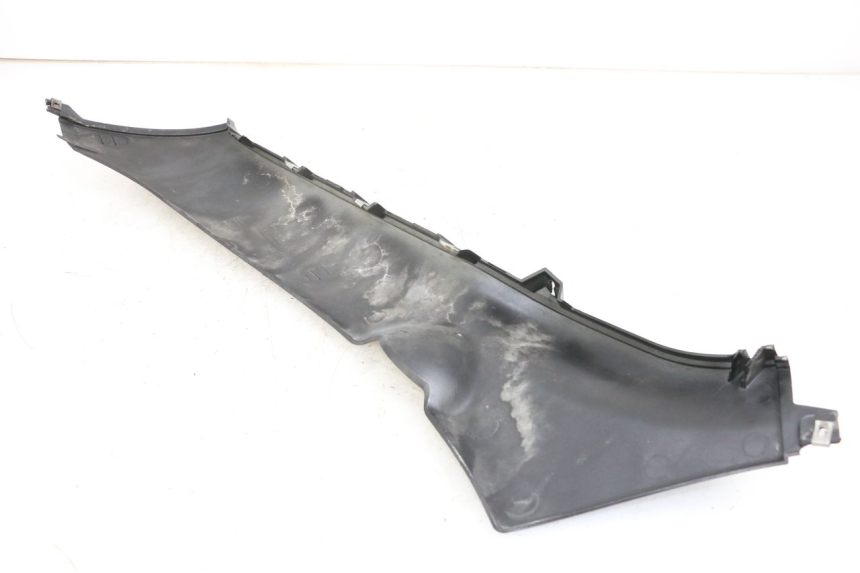 photo de BAS DE CAISSE DROIT PIAGGIO XEVO - X EVO 125 (2007 - 2017) - Zoom état d’usage