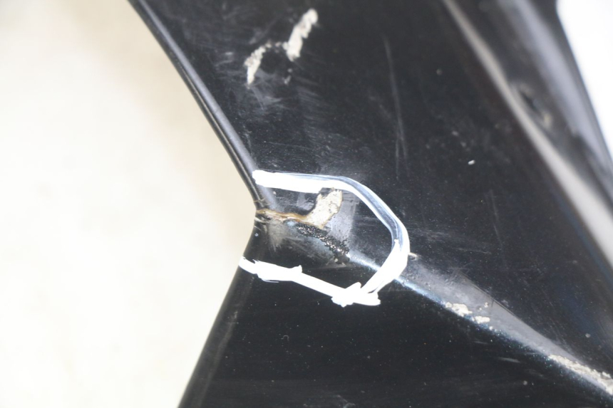 photo de BAS DE CAISSE DROIT YAMAHA YZF R1 1000 (2007 - 2008) - Marquages et références