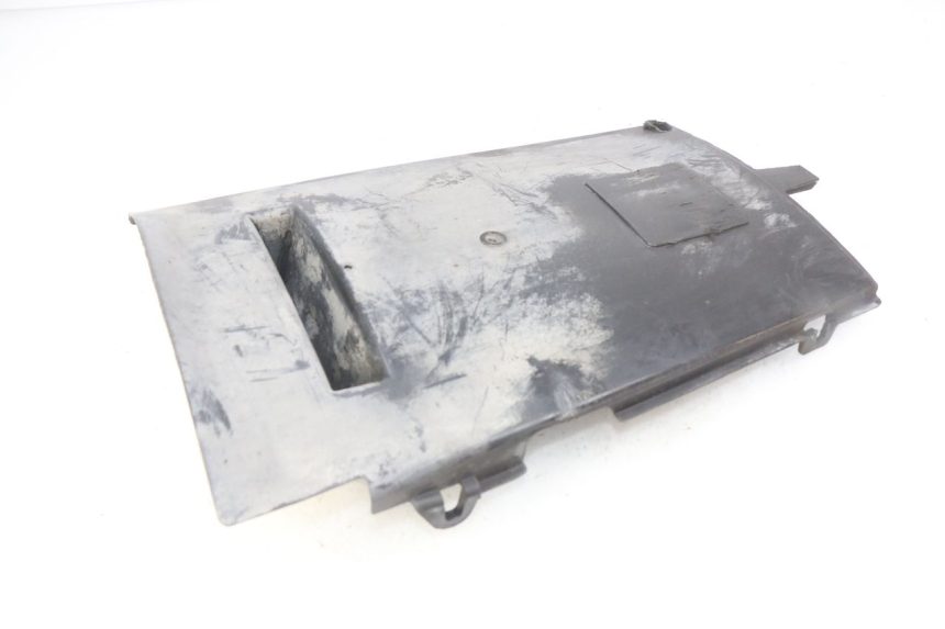 photo de BAS DE CAISSE HONDA FES S-WING SWING ABS 125 (2007 - 2015) - Détail de la pièce