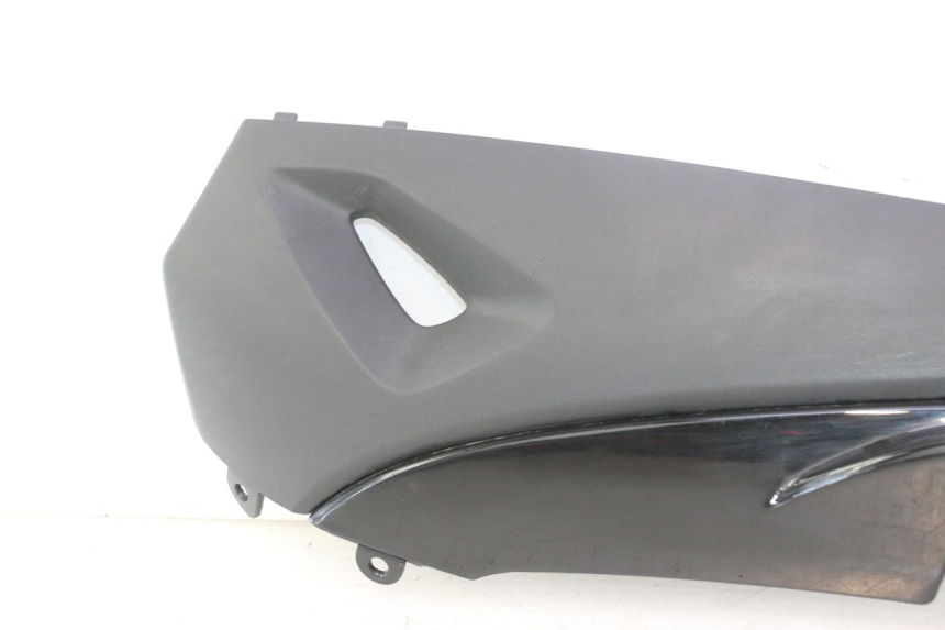 photo de BAS DE CAISSE GAUCHE KYMCO AGILITY CITY 16P 125 (2015 - 2024) - Détail de la pièce