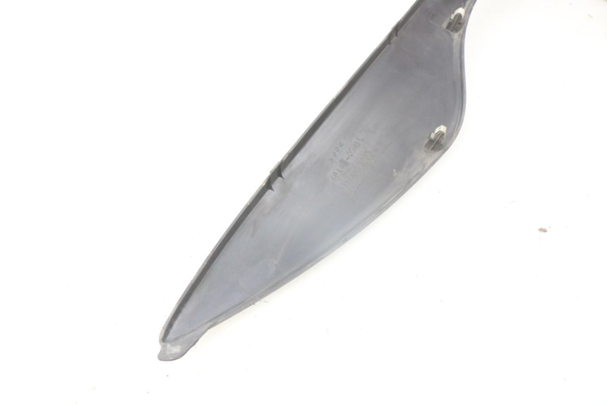 photo de BAS DE CAISSE GAUCHE SUZUKI AN BURGMAN 400 (2006 - 2010) - Vue d’ensemble