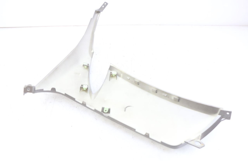 photo de BAS DE CAISSE GAUCHE PEUGEOT CITYSTAR AIR 125 (2014 - 2017) - Zoom état d’usage