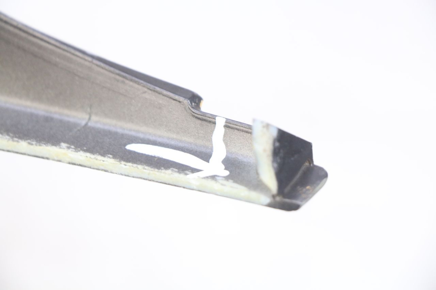 photo de BAS DE CAISSE GAUCHE PEUGEOT CITYSTAR 125 (2011 - 2017) - Autre angle de vue