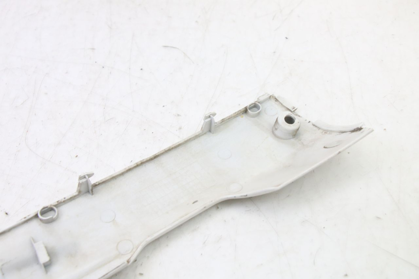 photo de BAS DE CAISSE GAUCHE SYM FIDDLE 3 III 125 (2014 - 2020) - Marquages et références