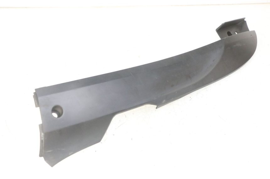 photo de BAS DE CAISSE GAUCHE SYM FIDDLE 3 III 50 (2014 - 2020) - Détail de la pièce