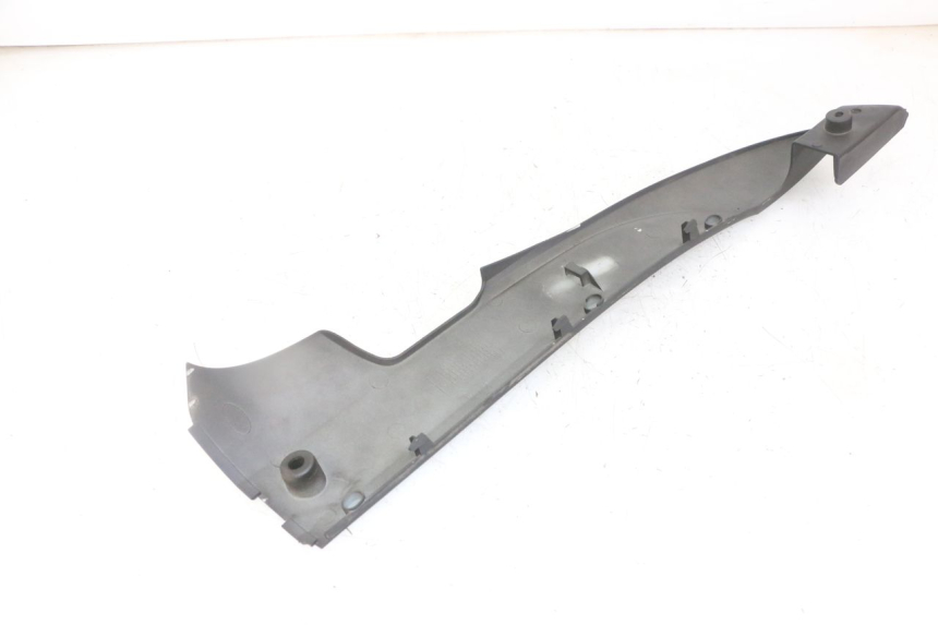 photo de BAS DE CAISSE GAUCHE SYM FIDDLE 3 III 50 (2014 - 2020) - Gros plan technique