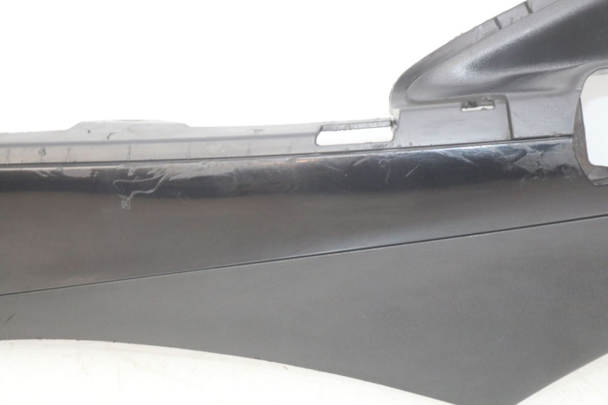 photo de BAS DE CAISSE GAUCHE PIAGGIO FLY 4T 50 (2013 - 2017) - Détails caractéristiques