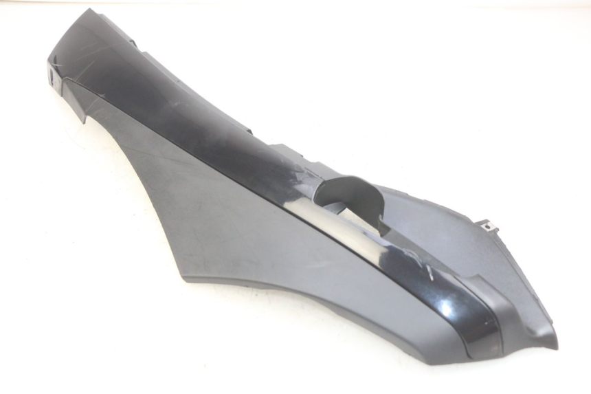 photo de BAS DE CAISSE GAUCHE PIAGGIO FLY 4T 50 (2013 - 2017) - Marquages et références