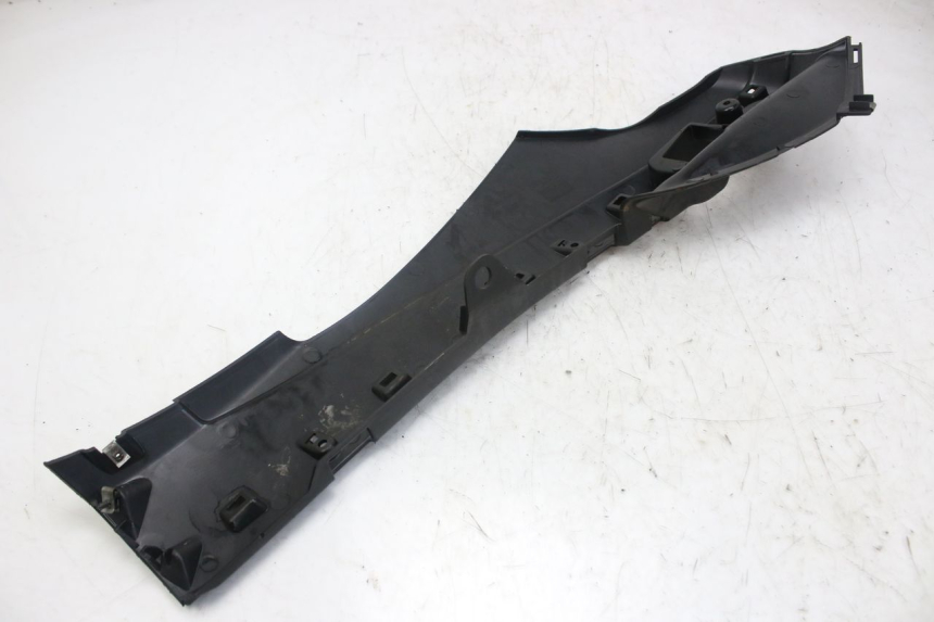 photo de BAS DE CAISSE GAUCHE PIAGGIO FLY 4T 50 (2013 - 2017) - Zoom état d’usage