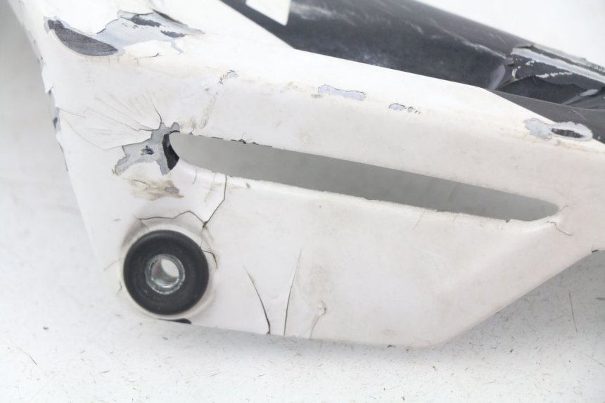 photo de BAS DE CAISSE GAUCHE YAMAHA FZ8 800 (2010 - 2016) - État de surface