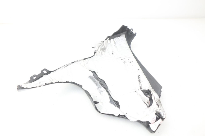 photo de BAS DE CAISSE GAUCHE SUZUKI GSX-R GSXR 750 (2011 - 2016) - Détail de la pièce