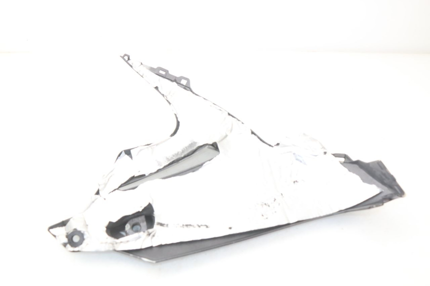 photo de BAS DE CAISSE GAUCHE SUZUKI GSX-R GSXR 750 (2011 - 2016) - Gros plan technique
