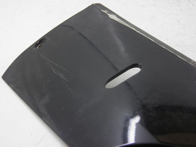 photo de BAS DE CAISSE GAUCHE HONDA FES PANTHEON 125 (2003 - 2007) - Autre angle de vue