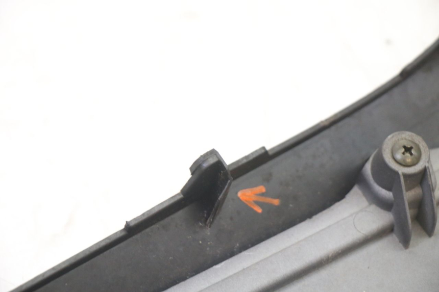 photo de BAS DE CAISSE GAUCHE SYM JET 14 4T 50 (2018 - 2022) - État de surface