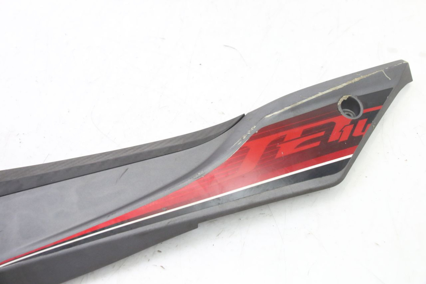 photo de BAS DE CAISSE GAUCHE SYM JET 14 4T 50 (2018 - 2022) - Gros plan technique