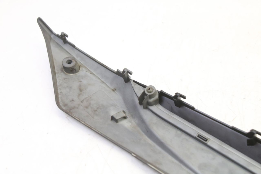 photo de BAS DE CAISSE GAUCHE SYM JET 14 4T 50 (2018 - 2022) - État de surface