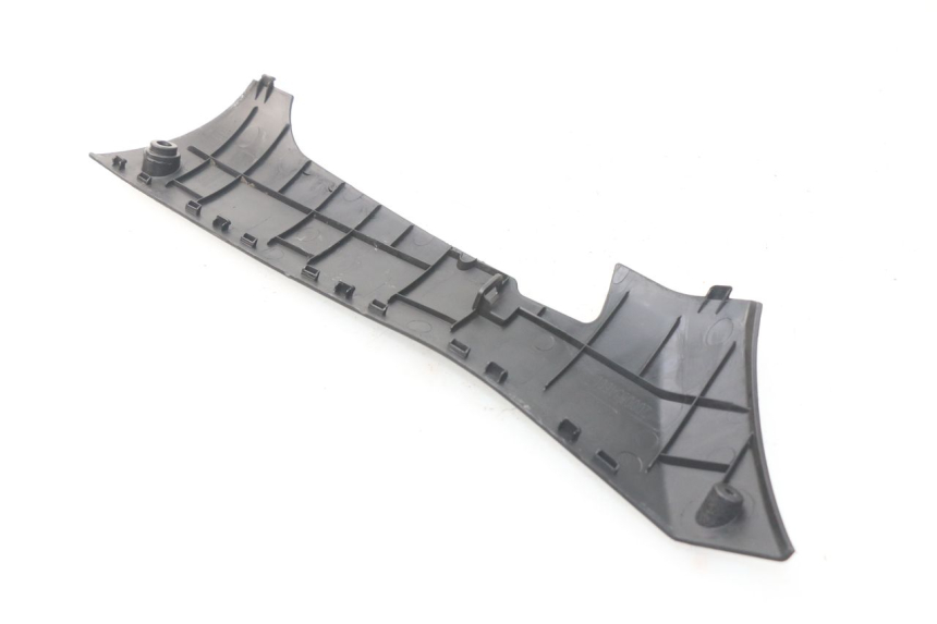 photo de BAS DE CAISSE GAUCHE PEUGEOT KISBEE 2T 50 (2010 - 2017) - Détail de la pièce