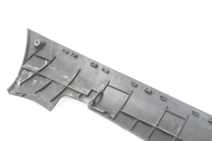 photo de BAS DE CAISSE GAUCHE PEUGEOT KISBEE 2T 50 (2010 - 2017) - Détail de la pièce