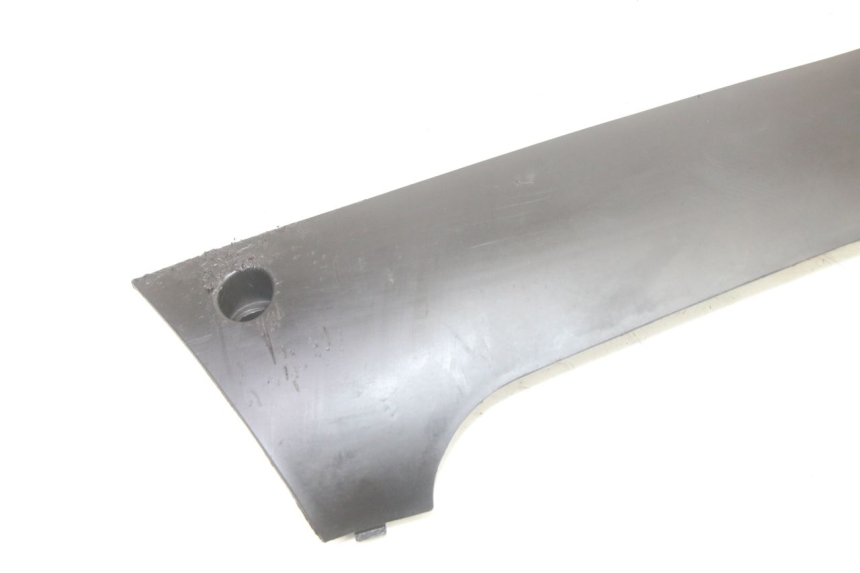 photo de BAS DE CAISSE GAUCHE PEUGEOT KISBEE 2T 50 (2010 - 2017) - Détail de la pièce