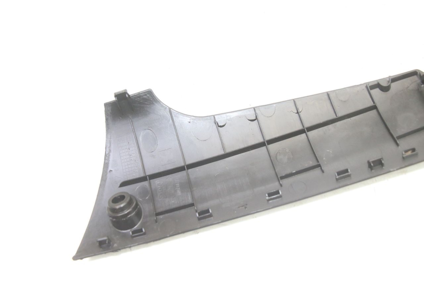 photo de BAS DE CAISSE GAUCHE PEUGEOT KISBEE 2T 50 (2010 - 2017) - État de surface