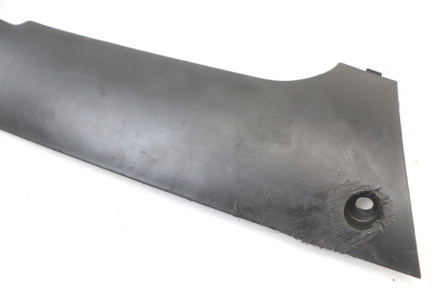 photo de BAS DE CAISSE GAUCHE PEUGEOT KISBEE 4T 50 (2010 - 2017) - Zoom état d’usage