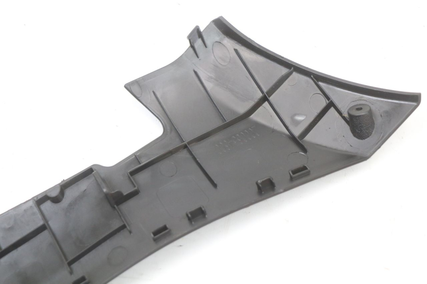 photo de BAS DE CAISSE GAUCHE PEUGEOT KISBEE 4T 50 (2010 - 2017) - État de surface