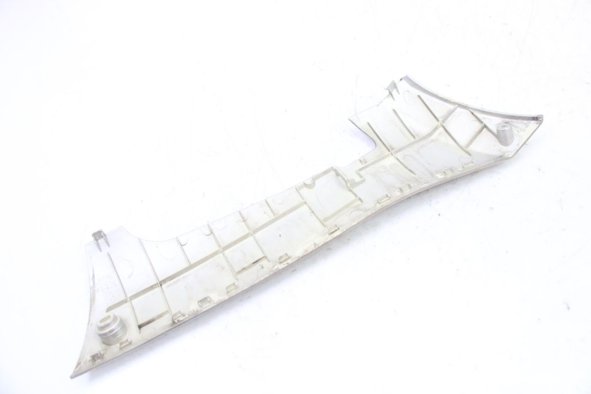 photo de BAS DE CAISSE GAUCHE PEUGEOT KISBEE 4T 50 (2018 - 2022) - Gros plan technique