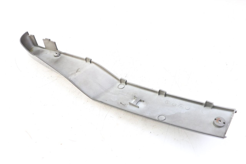 photo de BAS DE CAISSE GAUCHE KYMCO PEOPLE S 125 (2000 - 2008) - Détail de la pièce