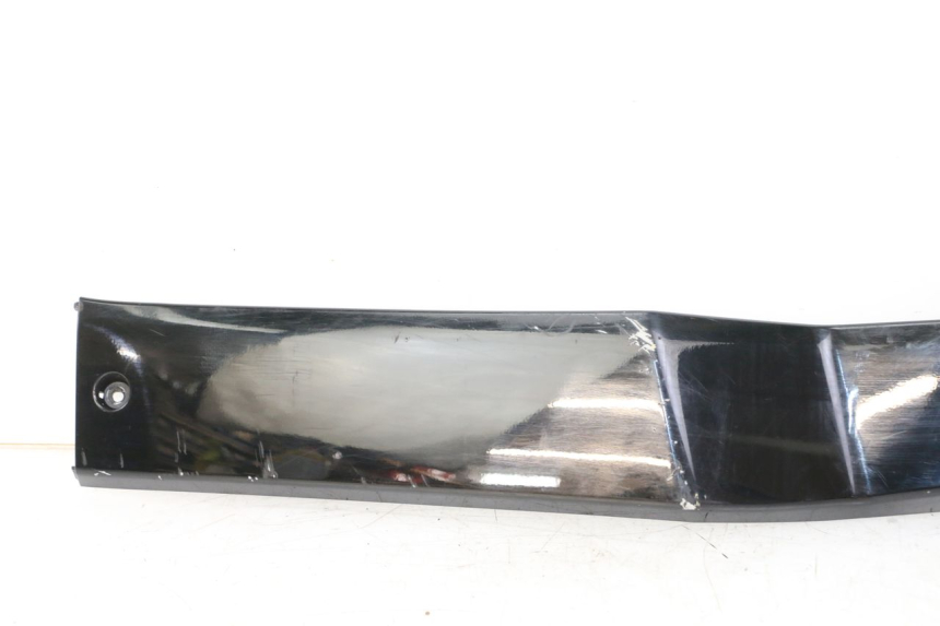 photo de BAS DE CAISSE GAUCHE KYMCO PEOPLE S 125 (2000 - 2008) - Points de fixation