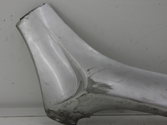 photo de BAS DE CAISSE GAUCHE KYMCO SPACER 50 (1998 - 2009) - Détail de la pièce