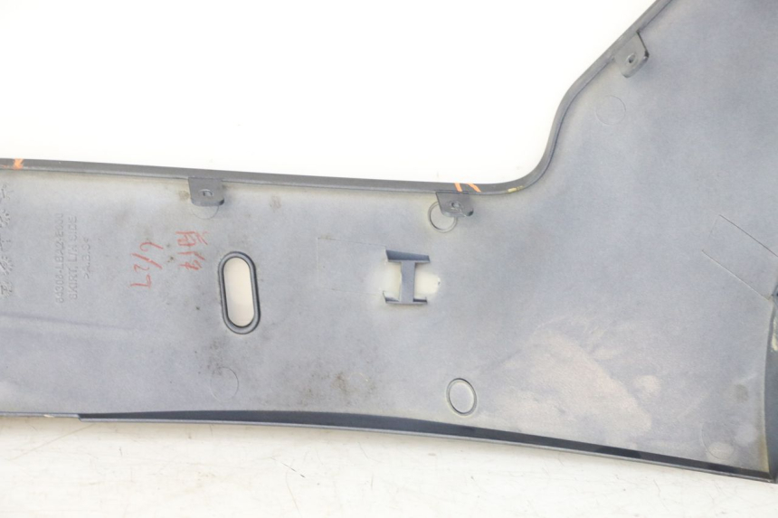 photo de BAS DE CAISSE GAUCHE KYMCO XCITING 500 (2007 - 2010) - Zoom état d’usage