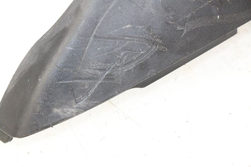 photo de BAS DE CAISSE GAUCHE PIAGGIO LIBERTY IGET 4T 50 (2015 - 2020) - État de surface