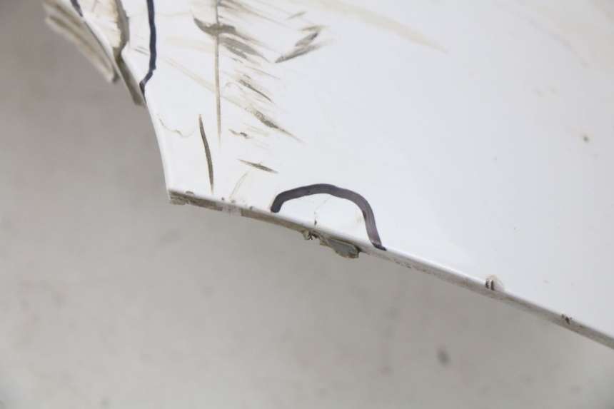 photo de BAS DE CAISSE GAUCHE KYMCO LIKE 2T 50 (2009 - 2018) - Points de fixation