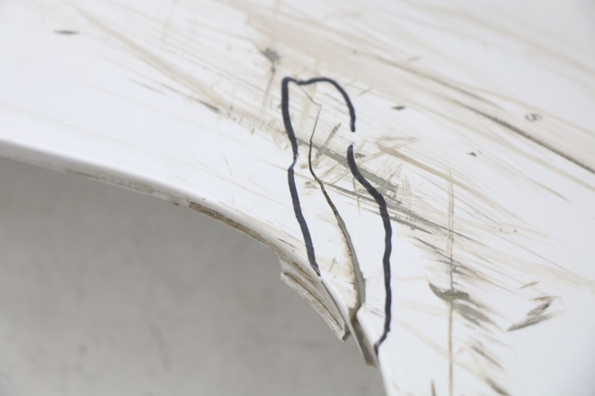 photo de BAS DE CAISSE GAUCHE KYMCO LIKE 2T 50 (2009 - 2018) - État de surface