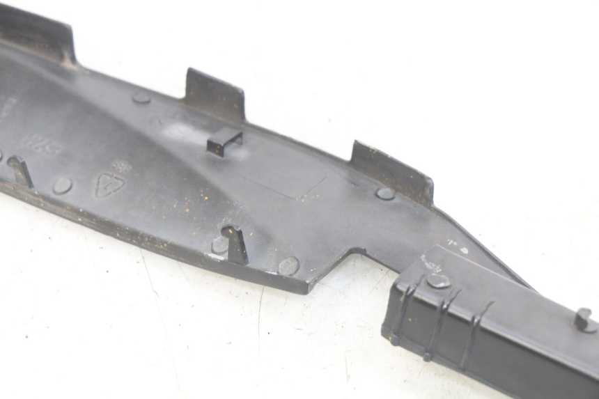 photo de BAS DE CAISSE GAUCHE SYM MIO 50 (2011 - 2017) - Autre angle de vue