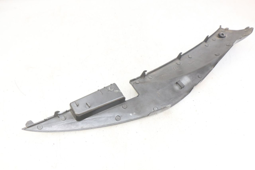 photo de BAS DE CAISSE GAUCHE SYM MIO 50 (2011 - 2017) - Vue d’ensemble