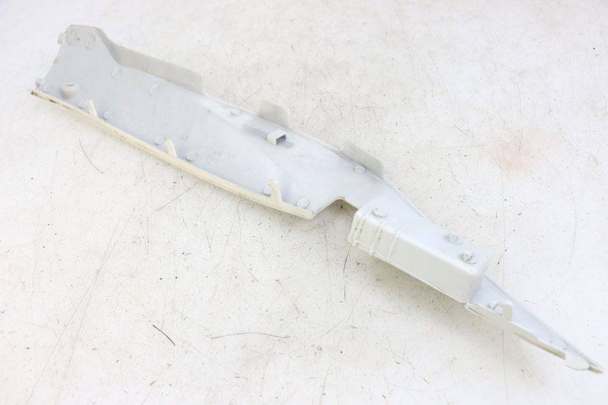 photo de BAS DE CAISSE GAUCHE SYM MIO 50 (2011 - 2017) - Zoom état d’usage