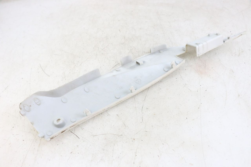 photo de BAS DE CAISSE GAUCHE SYM MIO 50 (2011 - 2017) - Autre angle de vue