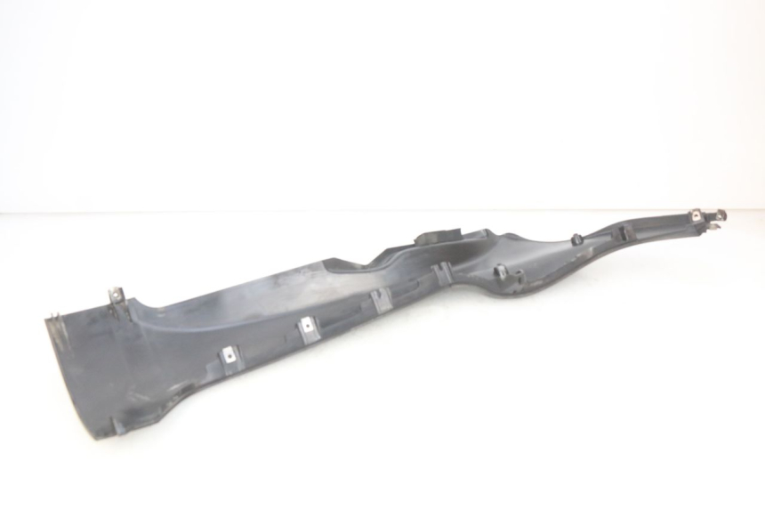 photo de BAS DE CAISSE GAUCHE PIAGGIO MP3 LT 300 (2010 - 2016) - Gros plan technique