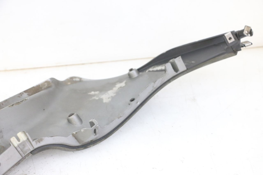 photo de BAS DE CAISSE GAUCHE PIAGGIO MP3 LT 300 (2010 - 2016) - Points de fixation