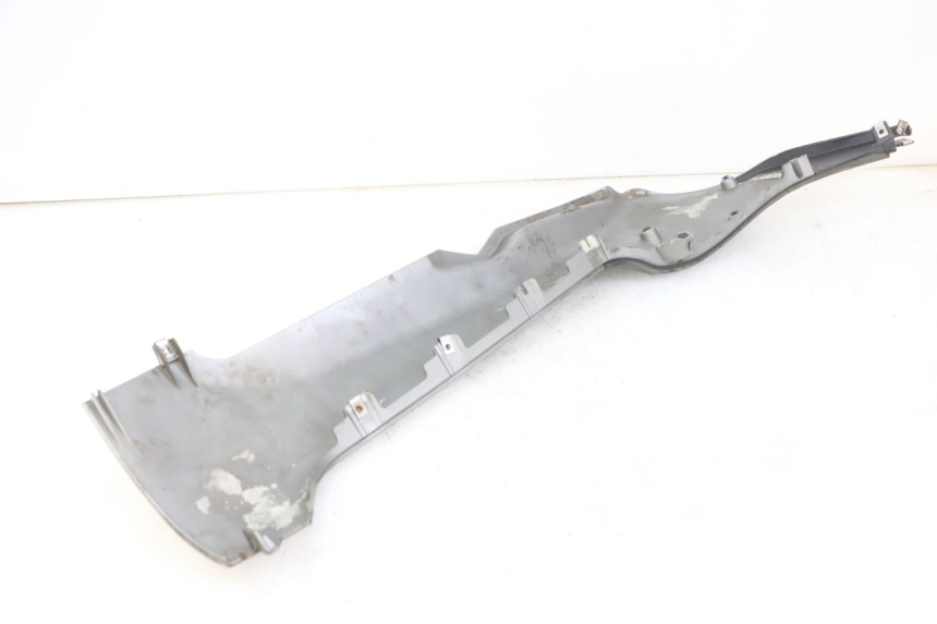 photo de BAS DE CAISSE GAUCHE PIAGGIO MP3 LT 300 (2010 - 2016) - État de surface