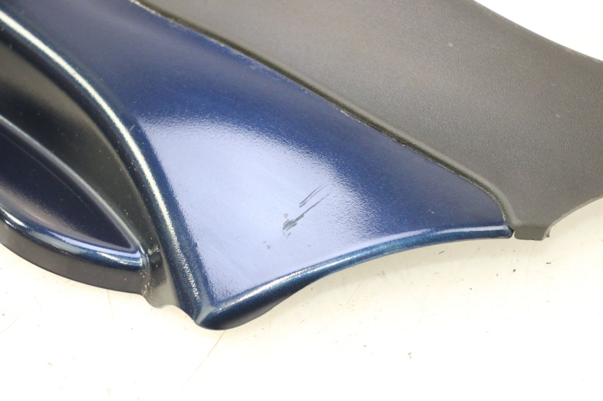 photo de BAS DE CAISSE GAUCHE PIAGGIO MP3 LT 400 (2007 - 2012) - Vue rapprochée