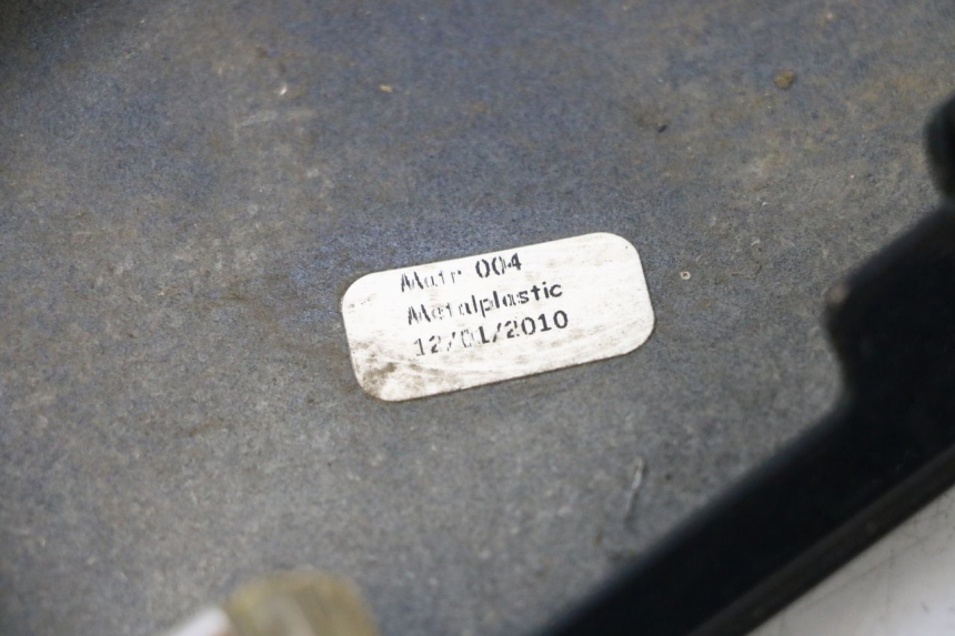 photo de BAS DE CAISSE GAUCHE PIAGGIO MP3 LT 400 (2007 - 2012) - Zoom état d’usage