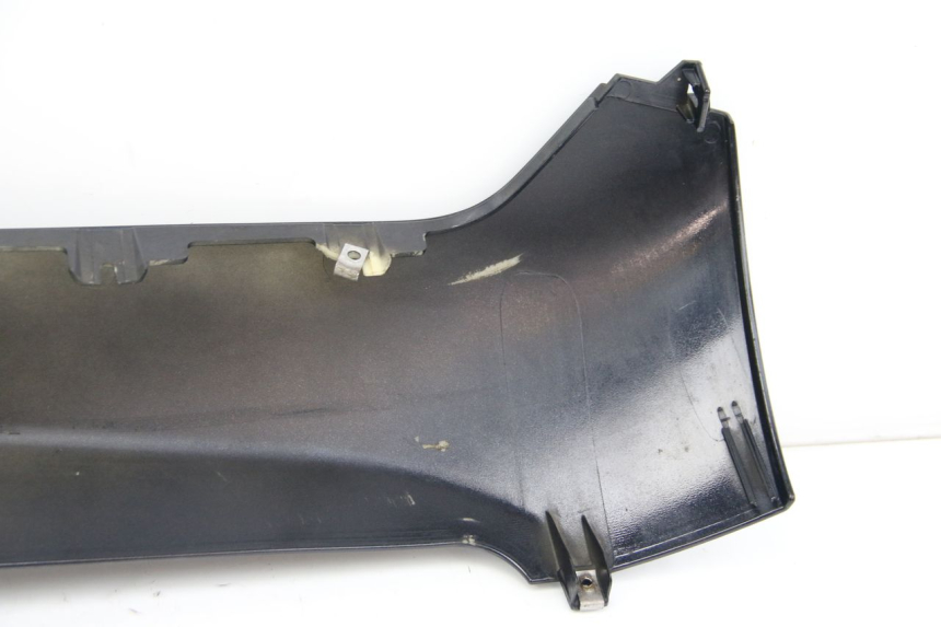 photo de BAS DE CAISSE GAUCHE PIAGGIO MP3 125 (2006 - 2014) - Points de fixation