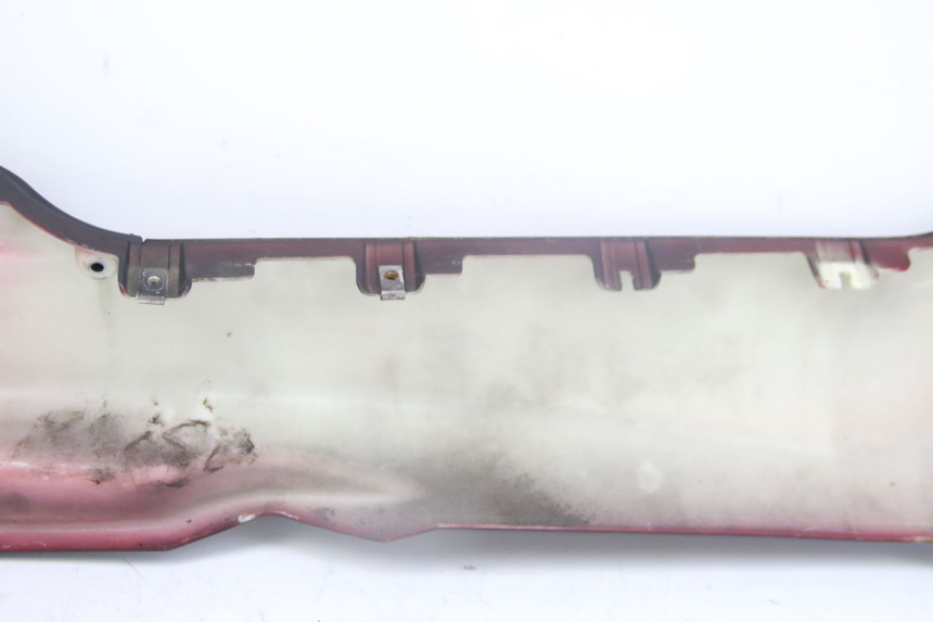 photo de BAS DE CAISSE GAUCHE PIAGGIO MP3 125 (2006 - 2014) - État de surface