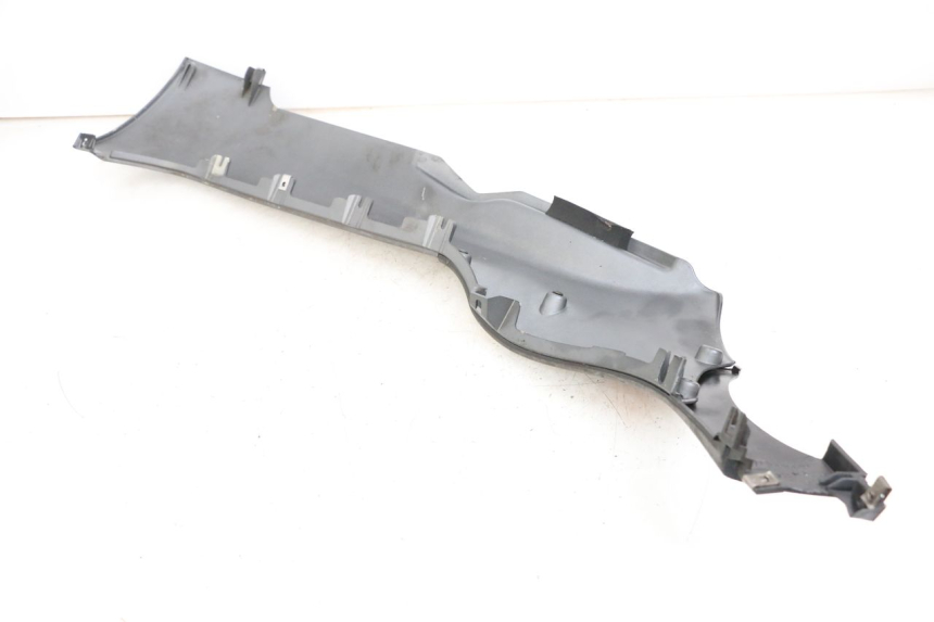 photo de BAS DE CAISSE GAUCHE PIAGGIO MP3 500 (2011 - 2015) - Gros plan technique